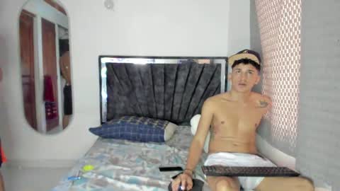 paul_tony13 online show from April 1, 2:14 pm