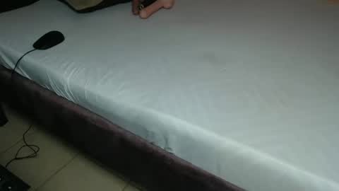 Snapshot of paulahlyn chatting on April 15, 4:30 am paualah online show from April 15, 4:30 am