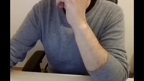 paulbazo83 online show from March 27, 9:42 am