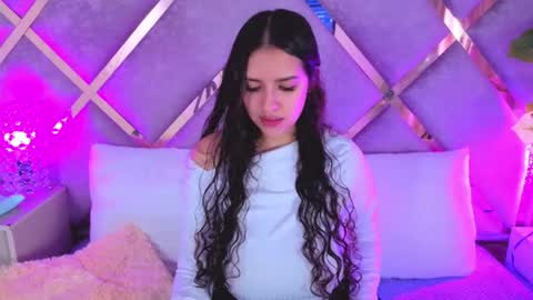 Snapshot of paulette_dupont_ chatting on December 19, 4:41 am paulette_dupont_ online show from December 19, 4:41 am