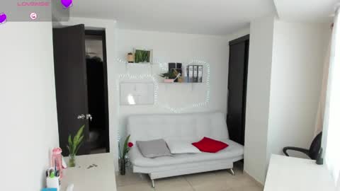 paulina online show from May 22, 6:46 pm