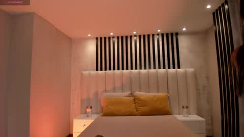 Paulina Santos  online show from February 27, 7:47 pm