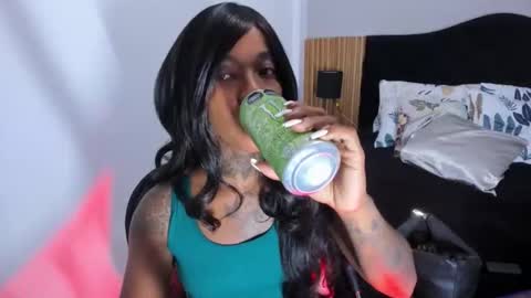 Pauline online show from March 23, 3:10 am