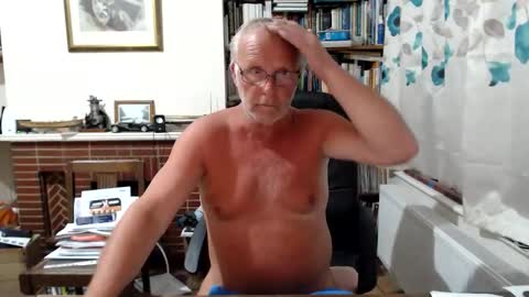 Hi Im Paul online show from June 2, 1:07 am