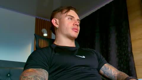 Paul online show from April 18, 7:58 pm