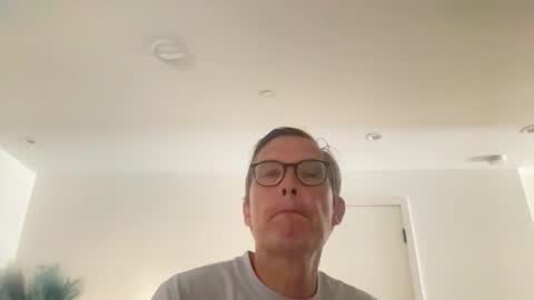 Snapshot of paulwill2377 chatting on March 14, 10:15 pm paulwill2377 online show from March 14, 10:15 pm