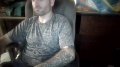 Snapshot of paulywins chatting on July 6, 12:18 am paulywins online show from July 6, 12:18 am