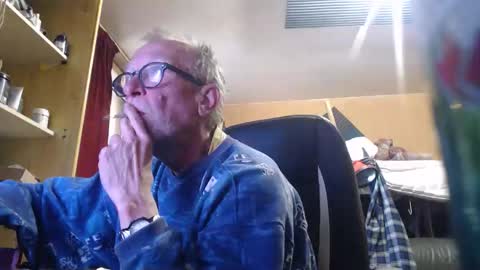 pc8474408 online show from April 2, 6:44 am