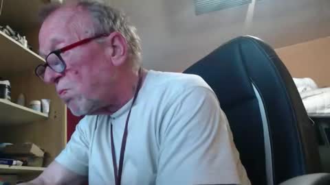 pc8474408 online show from April 14, 6:03 pm