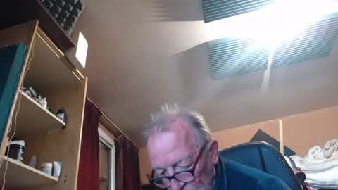 pc8474408 online show from April 15, 10:55 am