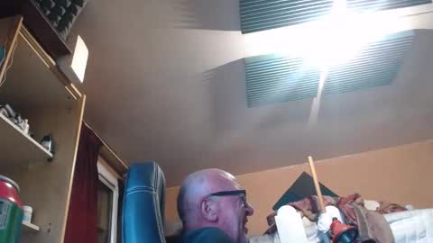 pc8474408 online show from April 19, 12:33 am