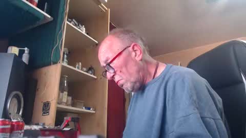 Snapshot of pc8474408 chatting on June 7, 10:19 am pc8474408 online show from June 7, 10:19 am