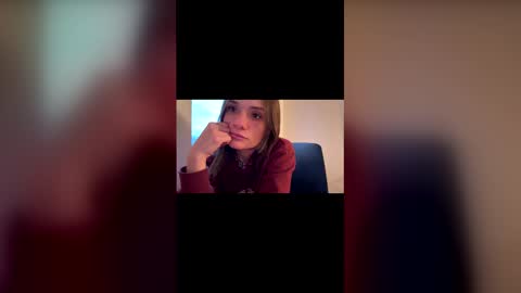 Snapshot of peach_bdsm chatting on May 12, 11:02 pm Peach BDSM online show from May 12, 11:02 pm