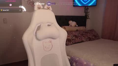 Snapshot of peacherry_ chatting on February 18, 12:17 am peacherry_ online show from February 18, 12:17 am