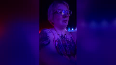 peachesandcream01 online show from May 24, 2:05 am