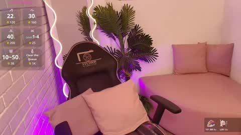 peachy_tay online show from December 16, 11:48 am