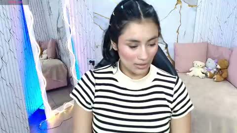peachy_tay online show from July 14, 11:27 am
