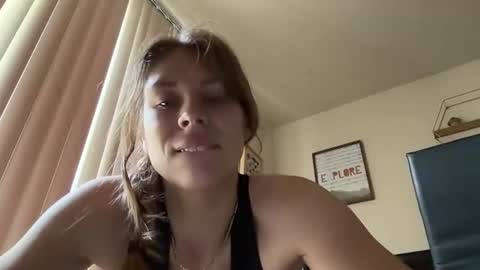 Snapshot of peachydesire chatting on May 26, 3:52 pm peachydesire online show from May 26, 3:52 pm