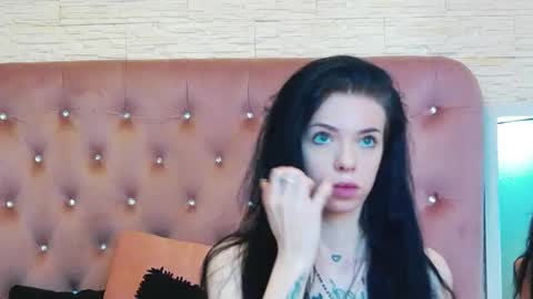 Snapshot of peachyella26 chatting on February 23, 8:44 am Ella online show from February 23, 8:44 am