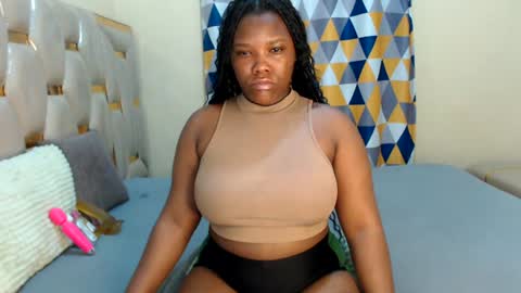 Snapshot of peachygirl255 chatting on June 24, 9:14 pm Peachy online show from June 24, 9:14 pm