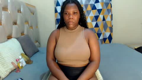 Snapshot of peachygirl255 chatting on June 25, 2:10 pm Peachy online show from June 25, 2:10 pm