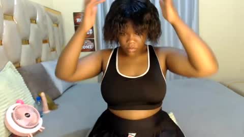 Snapshot of peachygirl255 chatting on July 15, 5:56 am Peachy online show from July 15, 5:56 am