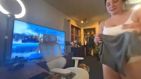 PeachyObsession online show from February 16, 1:02 am