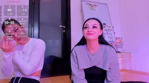 Snapshot of peanaughty chatting on March 4, 1:28 pm Kate online show from March 4, 1:28 pm