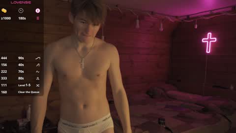 Snapshot of peanut_boy chatting on December 6, 8:51 pm peanut_boy online show from December 6, 8:51 pm