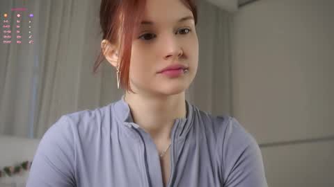 Lily online show from April 18, 1:20 am