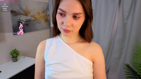 Snapshot of peggydewberry chatting on February 27, 3:06 am Rose online show from February 27, 3:06 am