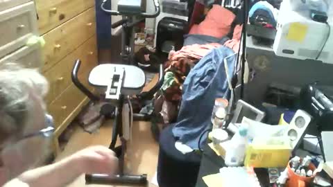 monkeydog online show from April 30, 9:04 am