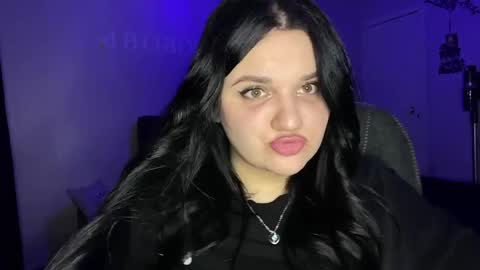 penny_perry online show from April 18, 7:07 pm