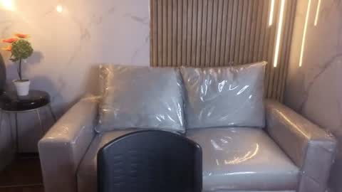 perla_lovely online show from June 9, 12:28 pm