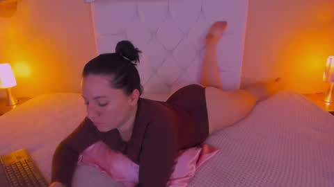 Marie online show from April 15, 11:28 am