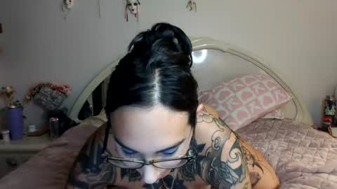 Snapshot of persianbabe1990 chatting on July 18, 3:22 am persianbabe1990 online show from July 18, 3:22 am
