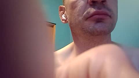 Snapshot of peteypablo198611265852 chatting on May 25, 7:03 am peteypablo198611265852 online show from May 25, 7:03 am