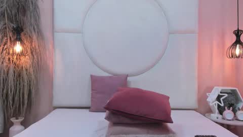 Alice   online show from March 1, 8:31 pm