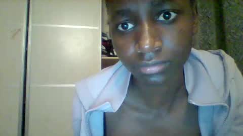 Snapshot of petite_ariana chatting on May 16, 8:07 pm ariana online show from May 16, 8:07 pm
