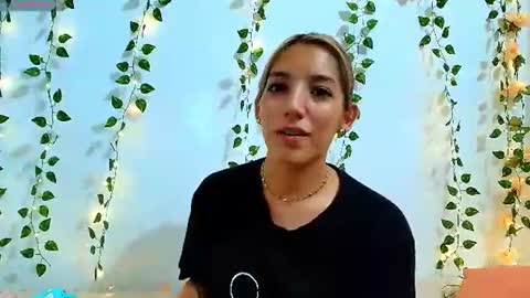 petite_blossom4 online show from July 16, 11:44 pm