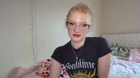 Little cupcake online show from May 5, 7:44 pm