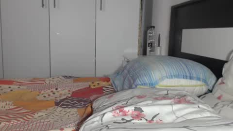 petite_danielle online show from June 23, 9:07 am
