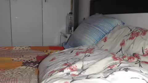 petite_danielle online show from June 24, 9:19 am