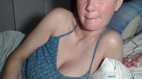 petite_danielle online show from July 4, 11:55 pm