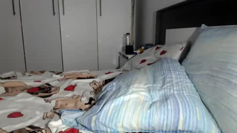 petite_danielle online show from July 18, 10:24 pm