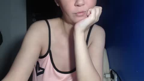 petite_danielle online show from July 21, 12:35 am