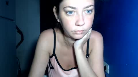 petite_danielle online show from July 30, 12:20 am