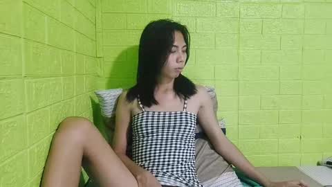 Snapshot of petite_dicklover chatting on February 18, 8:59 am Yuriee online show from February 18, 8:59 am