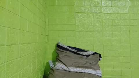 Snapshot of petite_dicklover chatting on February 21, 6:18 am Yuriee online show from February 21, 6:18 am