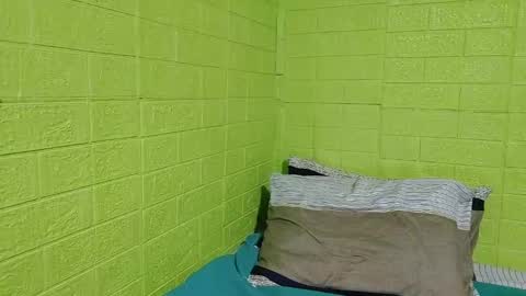 Snapshot of petite_dicklover chatting on March 6, 9:58 am Yuriee online show from March 6, 9:58 am